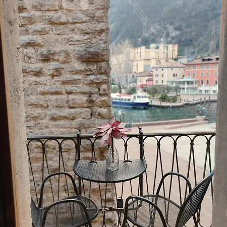 1Dest - Downtown Balcony & View-2